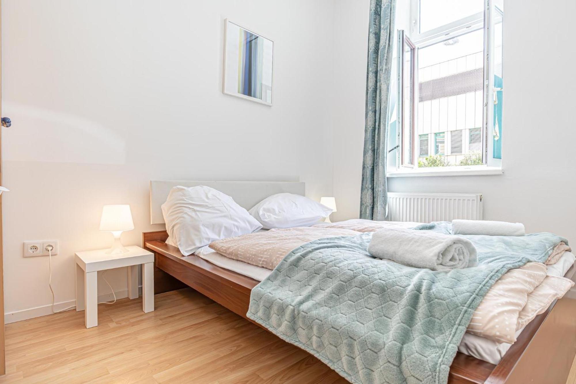 Loevly Shared 6Br With Garden Near Danube & Millenium City Wenen Buitenkant foto