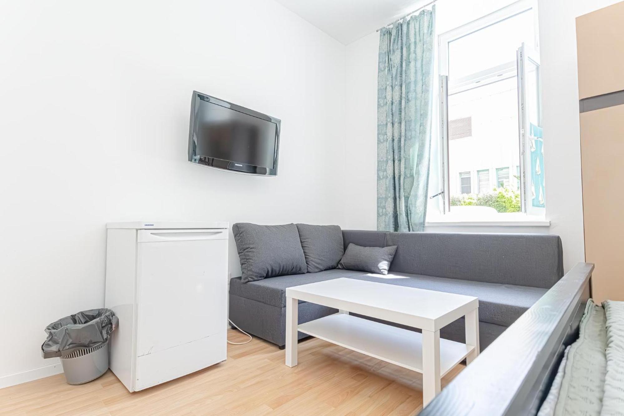 Loevly Shared 6Br With Garden Near Danube & Millenium City Wenen Buitenkant foto