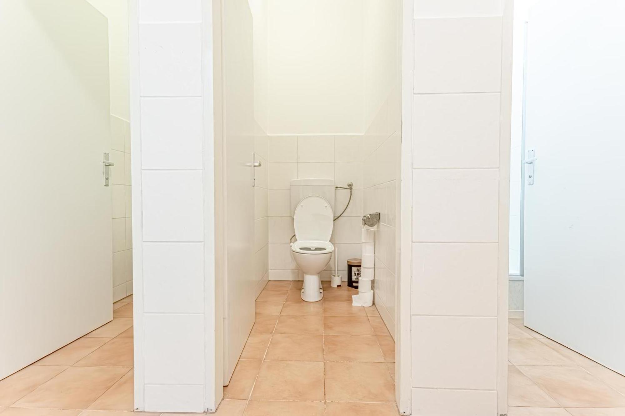 Loevly Shared 6Br With Garden Near Danube & Millenium City Wenen Buitenkant foto