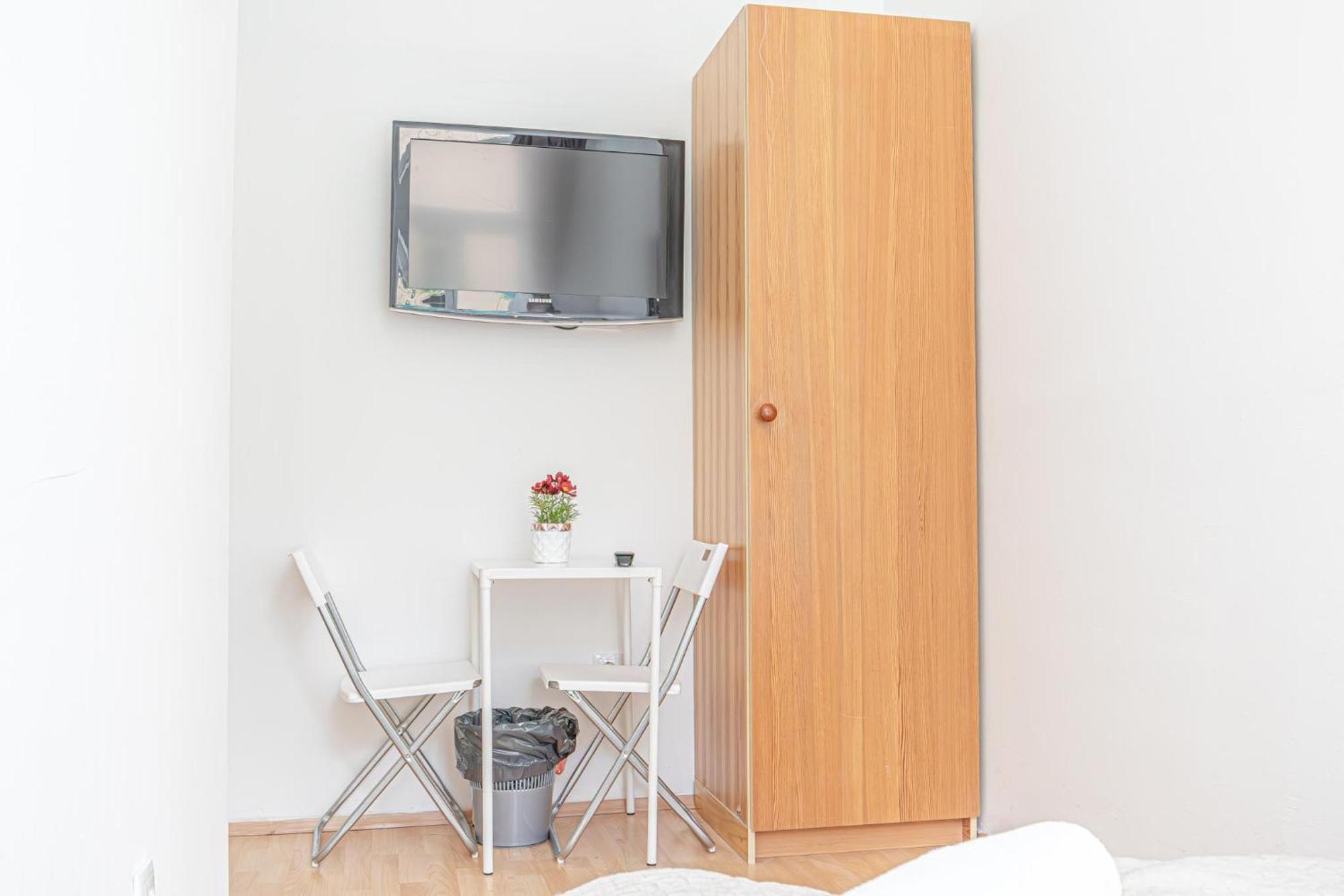 Loevly Shared 6Br With Garden Near Danube & Millenium City Wenen Buitenkant foto