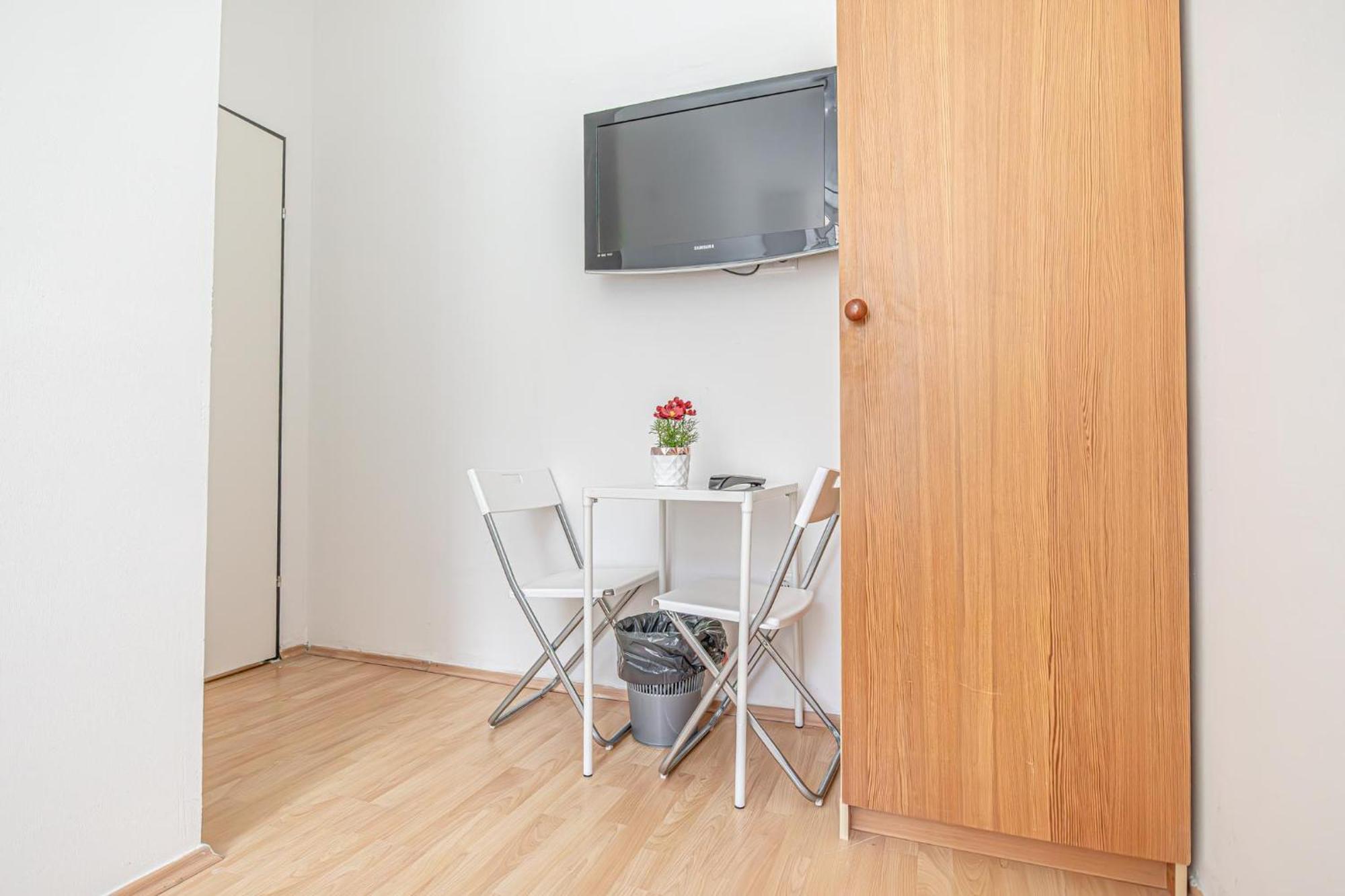 Loevly Shared 6Br With Garden Near Danube & Millenium City Wenen Buitenkant foto