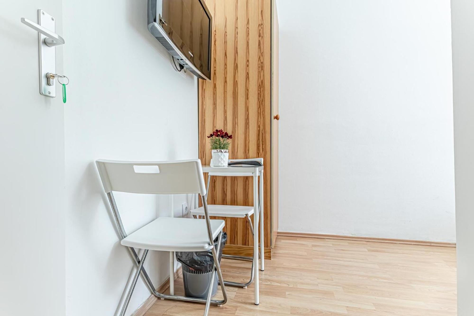 Loevly Shared 6Br With Garden Near Danube & Millenium City Wenen Buitenkant foto