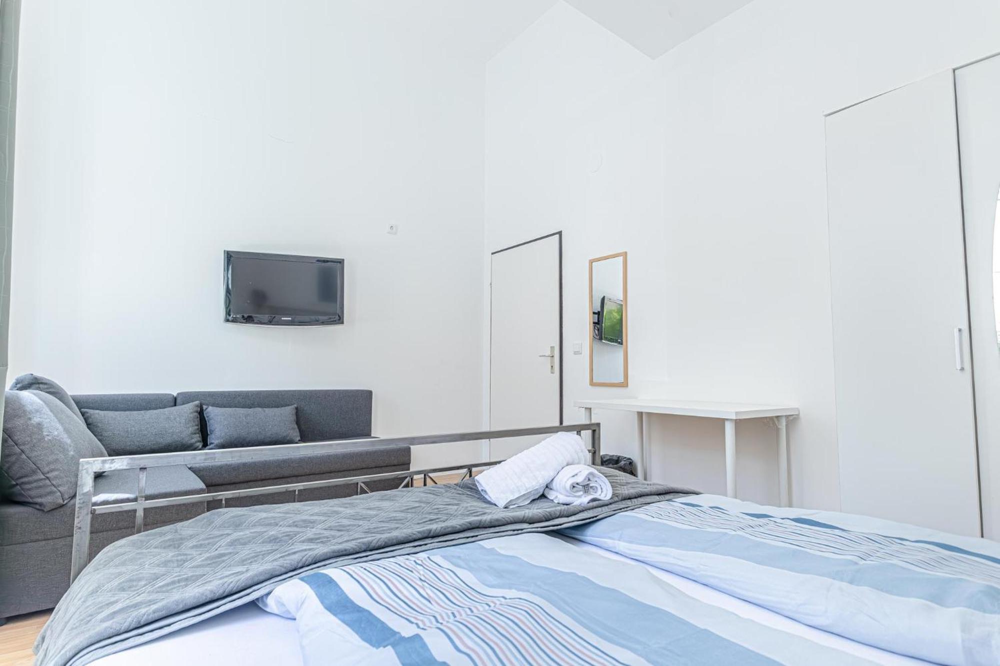 Loevly Shared 6Br With Garden Near Danube & Millenium City Wenen Buitenkant foto