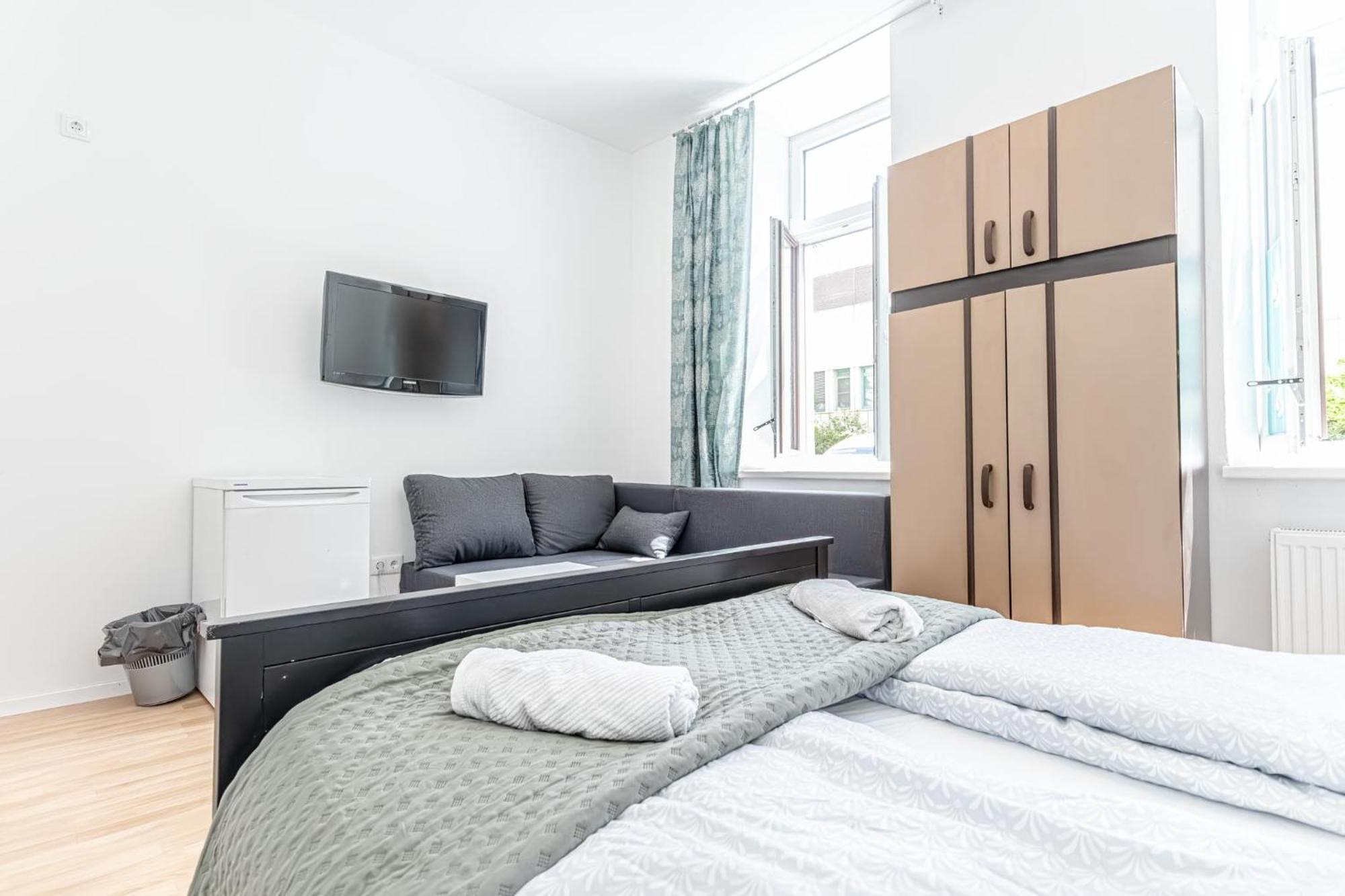 Loevly Shared 6Br With Garden Near Danube & Millenium City Wenen Buitenkant foto