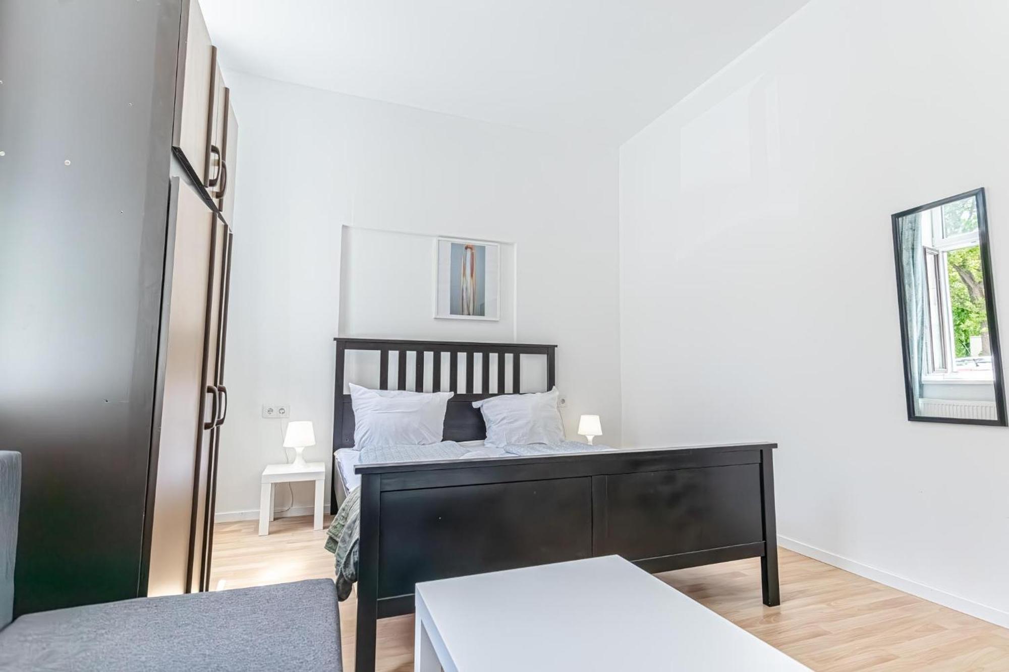 Loevly Shared 6Br With Garden Near Danube & Millenium City Wenen Buitenkant foto