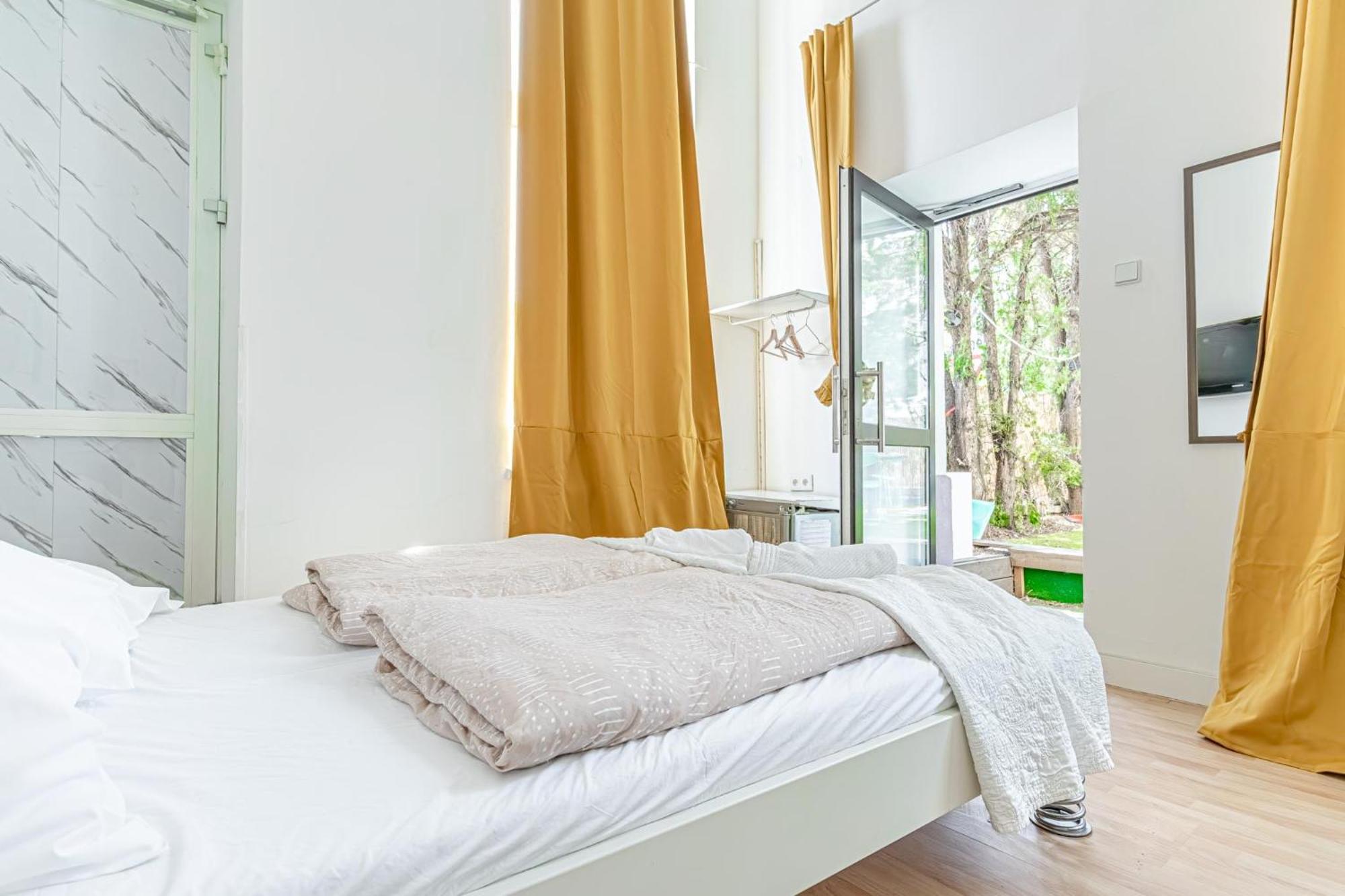 Loevly Shared 6Br With Garden Near Danube & Millenium City Wenen Buitenkant foto