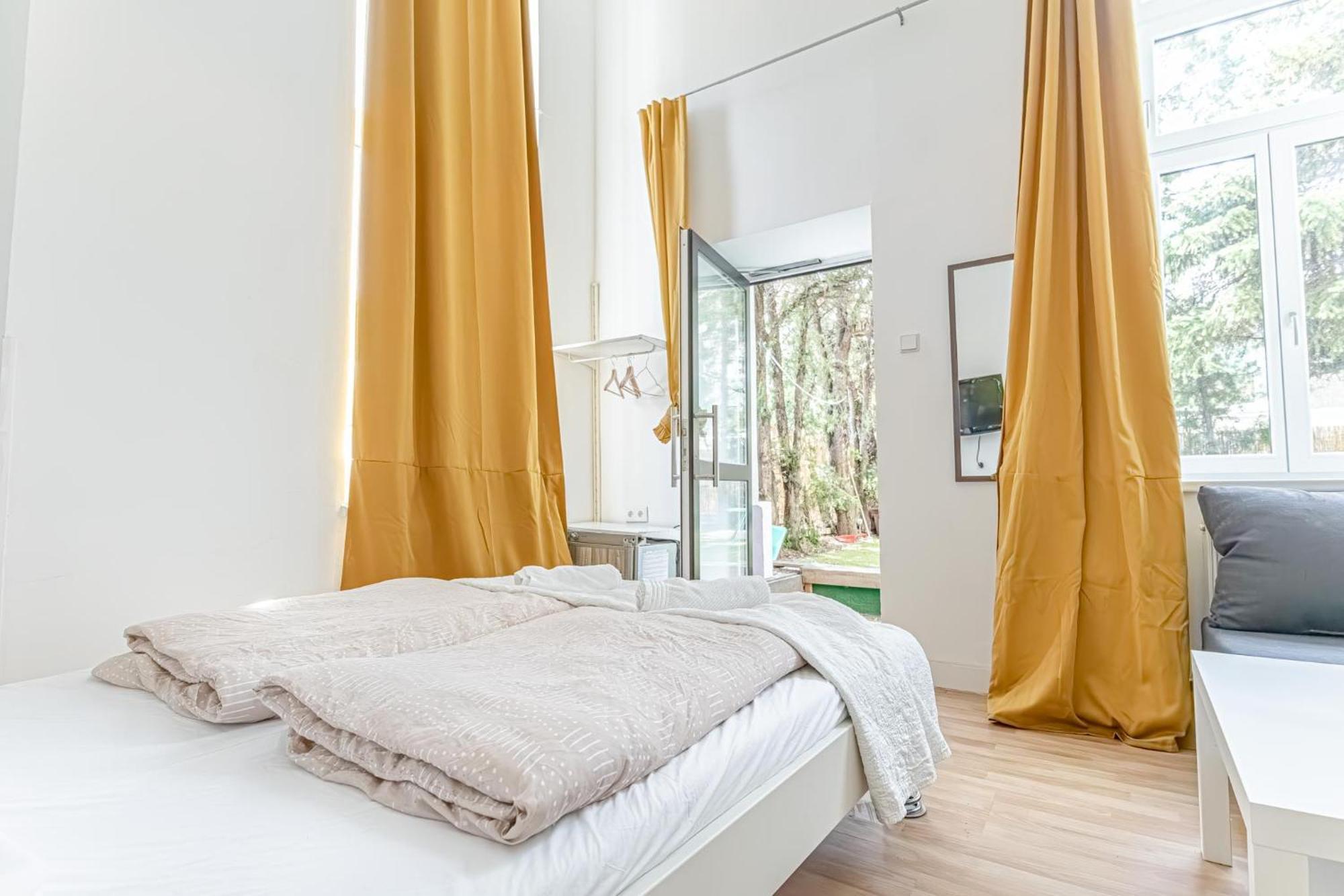 Loevly Shared 6Br With Garden Near Danube & Millenium City Wenen Buitenkant foto
